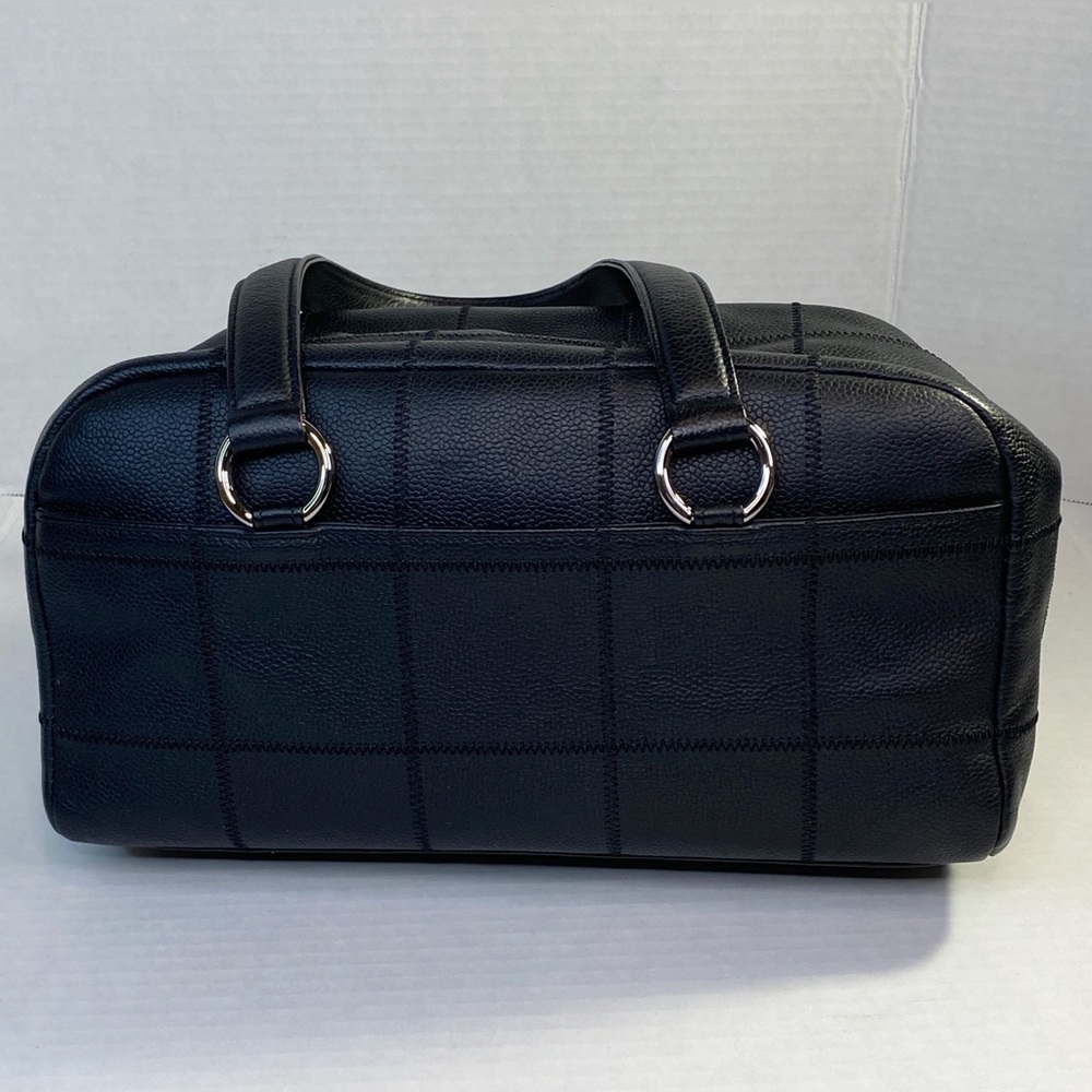 CHANEL Vintage Caviar Square Quilted Bowler Bag - Picture 3 of 17